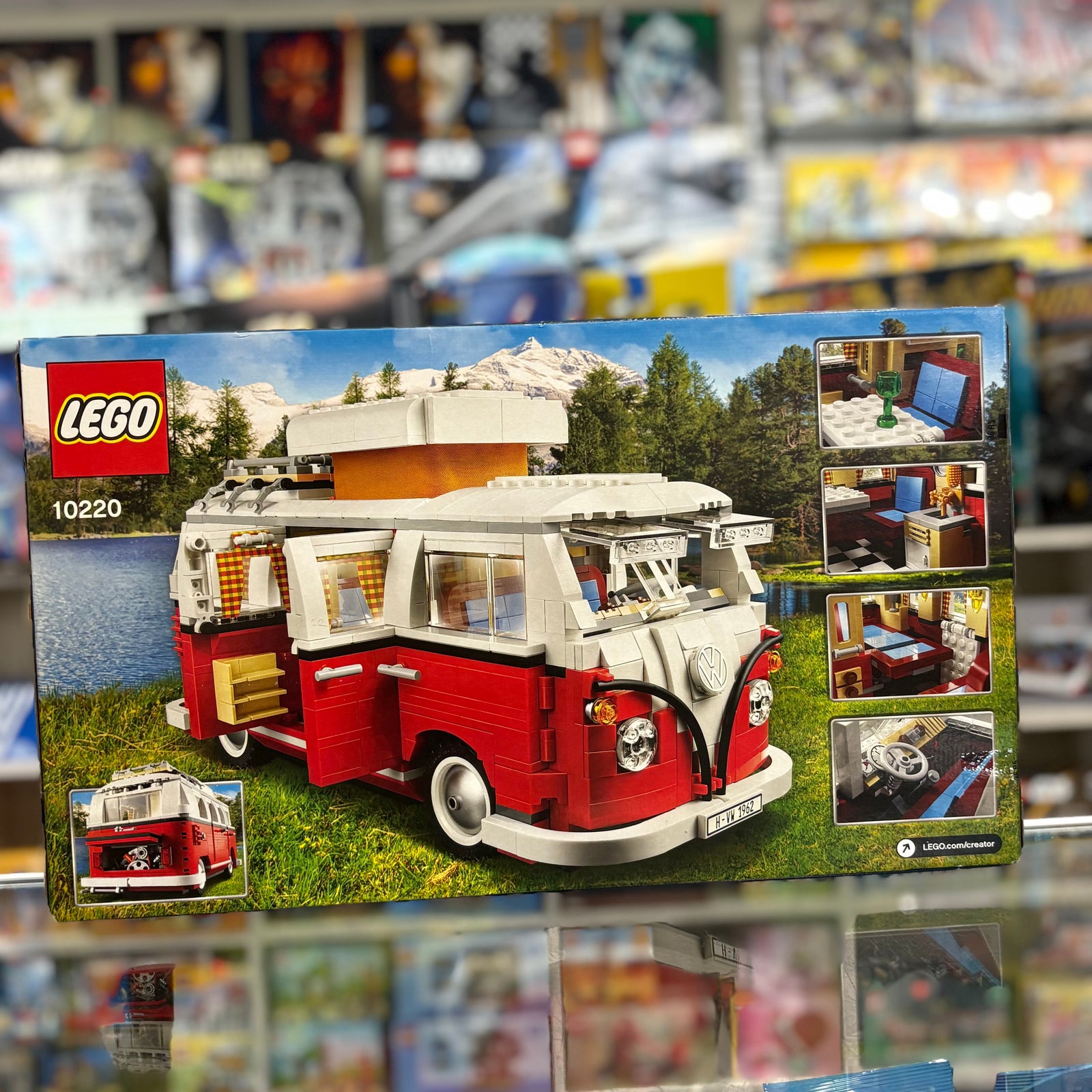 LEGO Creator Expert Volkswagen T1 Camper Van 10220 2 LEGO Creator Expert Volkswagen T1 Camper Van 10220 – photo 2