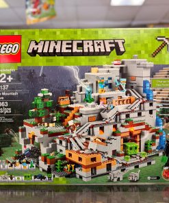 LEGO Minecraft The Mountain Cave 21137 sealed box