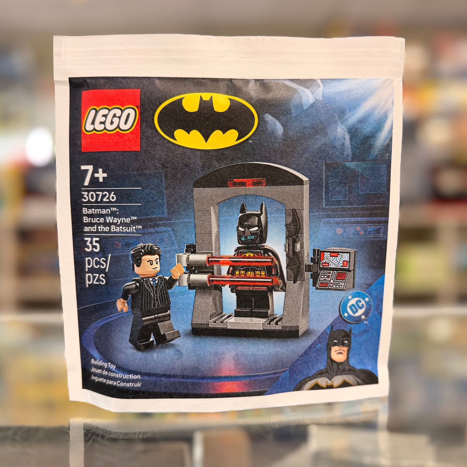 LEGO DC Batman: Bruce Wayne and the Batsuit 30726 1 LEGO DC Batman: Bruce Wayne and the Batsuit 30726