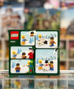LEGO Christmas Town Square 40263 - Image 2