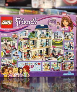 LEGO Friends Heartlake Hospital 41318 – photo 2