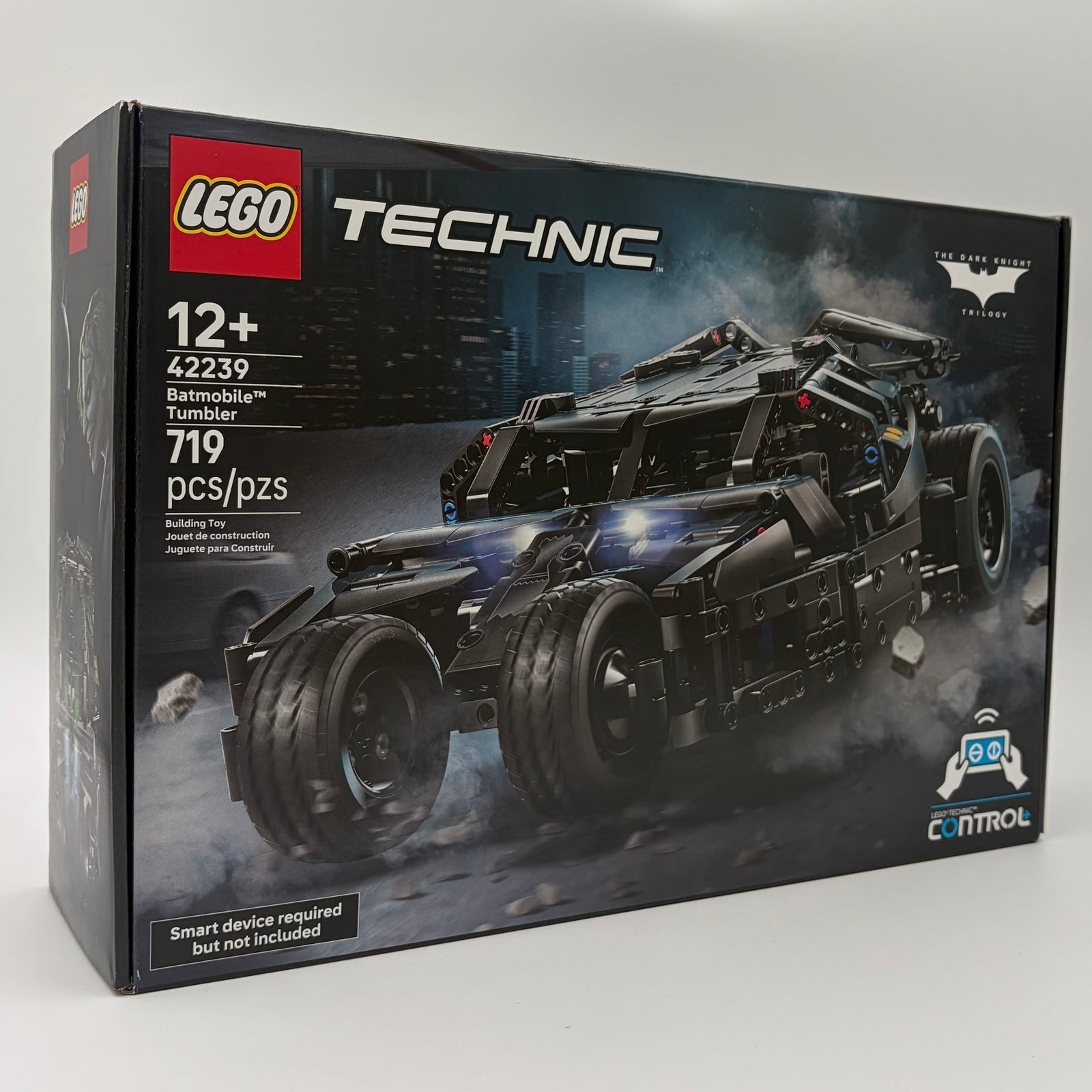 LEGO Technic Batmobile Tumbler 42239 2 LEGO Technic Batmobile Tumbler 42239 – photo 2