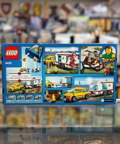 Alternative view of LEGO City Car and Caravan 4435
