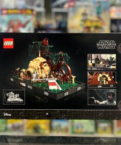 Alternative view of LEGO Star Wars Dagobah Jedi Training Diorama 75330