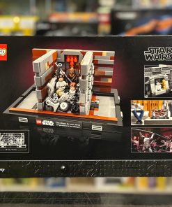 Alternative view of LEGO Star Wars Death Star Trash Compactor Diorama 75339