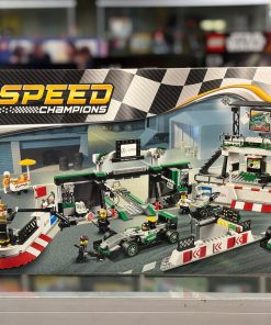 LEGO Speed Champions MERCEDES AMG PETRONAS Formula One Team 75883
