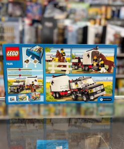 Alternative view of LEGO City 4WD with Horse Trailer 7635