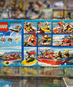 LEGO City Fire Boat 7906 - Image 2